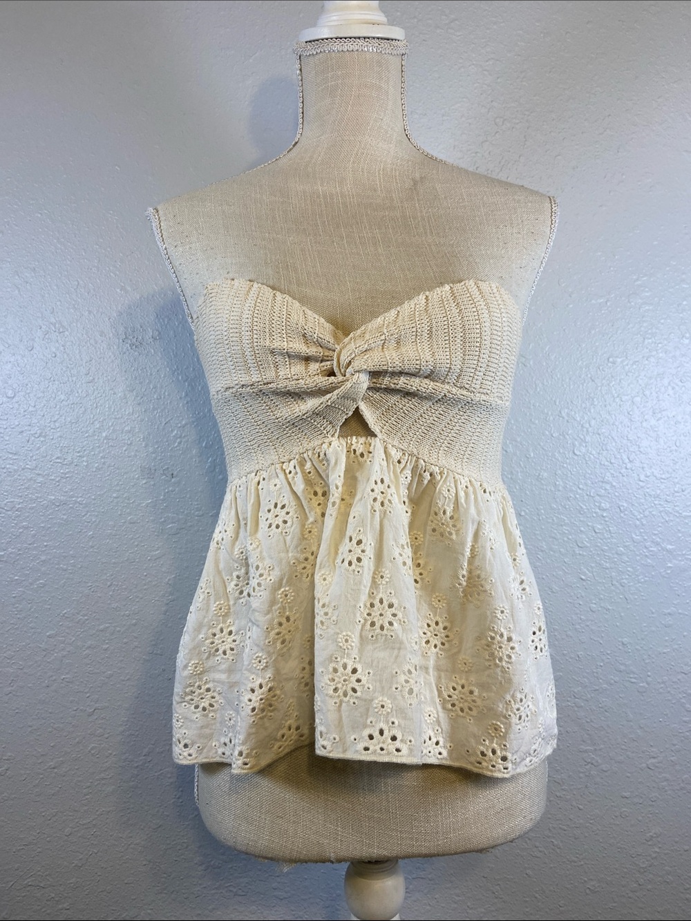 Forever 21 Bohemian Boho Gypsy Cottagecore Eyelet Crochet Crop Top Size Medium